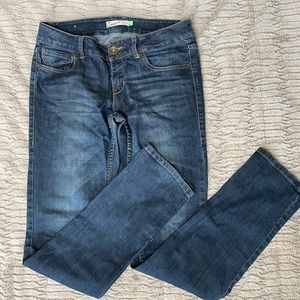 Medium wash skinny jeans